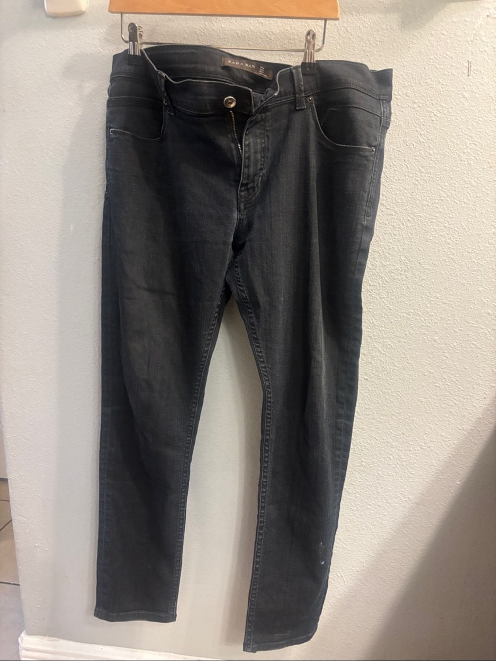 Zara Slim Straight Jeans in Dark Black Wash